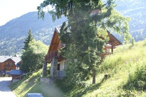 Exterior - Chalet in Huez Near Ski Slope (Vaujany)