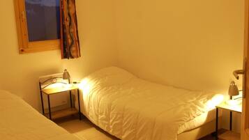 Chalet | 4 bedrooms, individually furnished, bed sheets