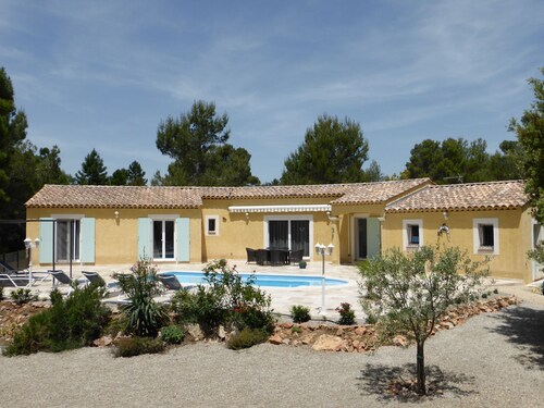 Detached Spacious Villa With Private Heated Pool, 15 km From the Gorges du Verdon