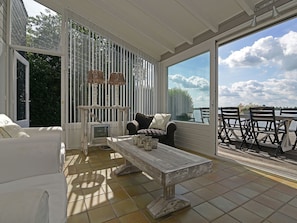 Bungalow | Olohuone