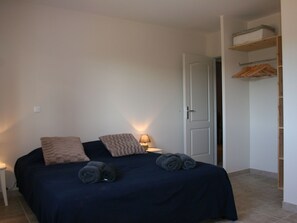 House | Room amenity - Villa in Plan-de-la-tour With Pool & Vineyard Views (Plan-de-la-Tour)