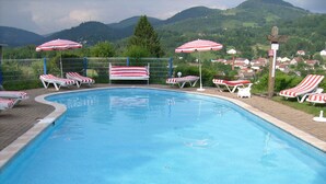 Pool - Great Chalet With a Dishwasher, in the High Vosges (Le Thillot)