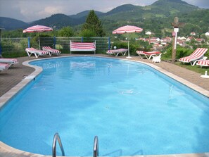 Pool - Great Chalet With a Dishwasher, in the High Vosges (Le Thillot)