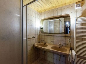 Apartment | Badezimmer | Dusche