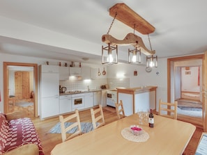 Dining - Warm Holiday Home in Sankt Peter am Kammersberg With Terrace (Sankt Peter am Kammersberg)
