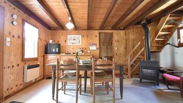 Chalet | Tempat makan