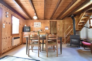Chalet | Dining - Quiet Chalet With Garden (Saint-Quirin)