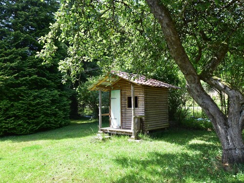 Quiet Chalet With Garden