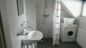 Bathroom - Nice Holiday Home in Lemele With a Spacious Garden (Lemele)
