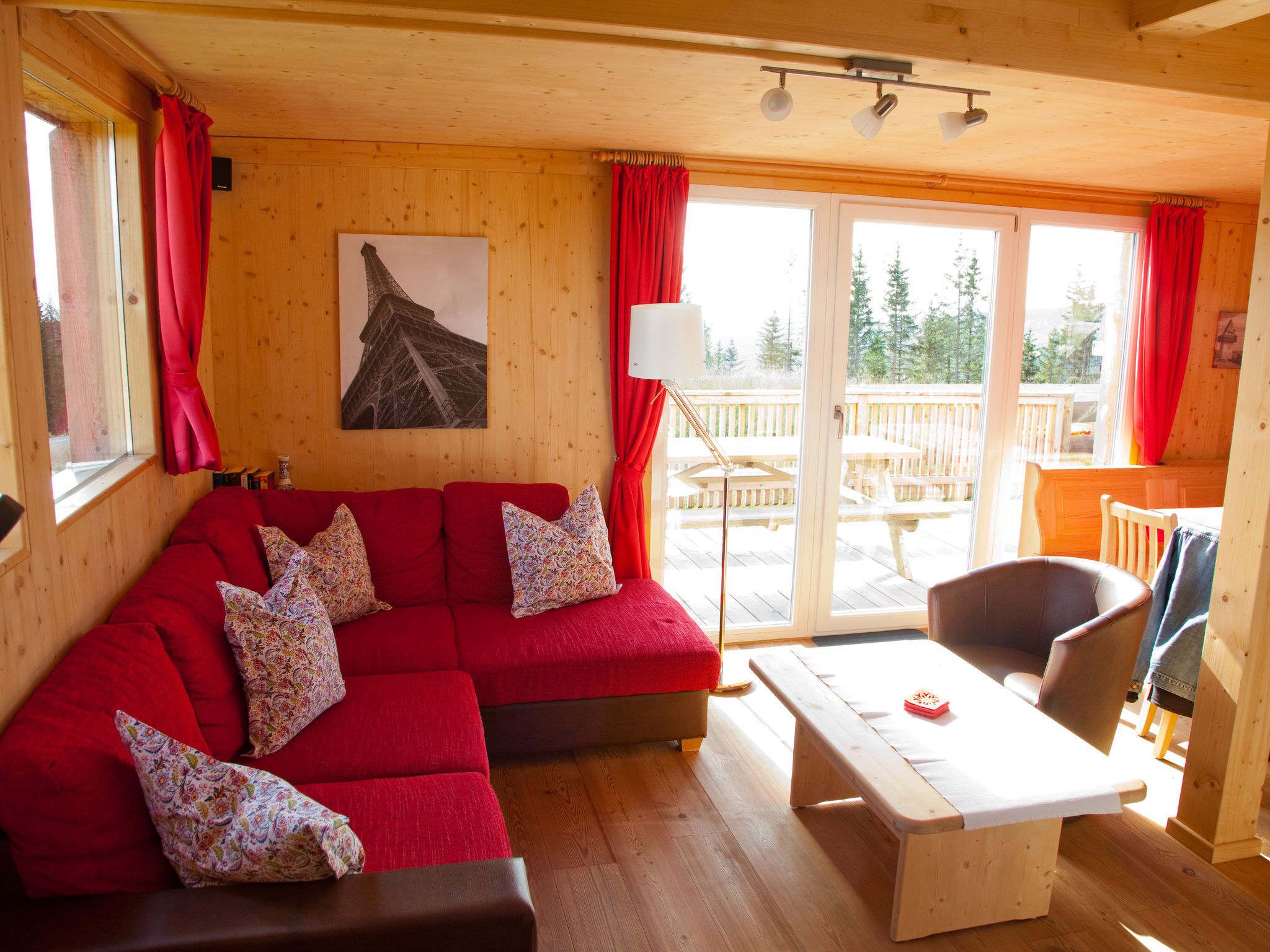 Chalet | Living room | Fireplace, DVD player