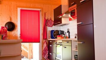 Chalet | Private kitchen | Microwave, oven, dishwasher