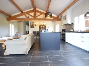 Dining - Lavish House in Ardeche With Shared Pool (Grospierres)