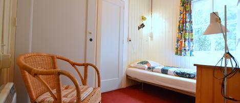 House | 3 bedrooms, individually furnished, bed sheets