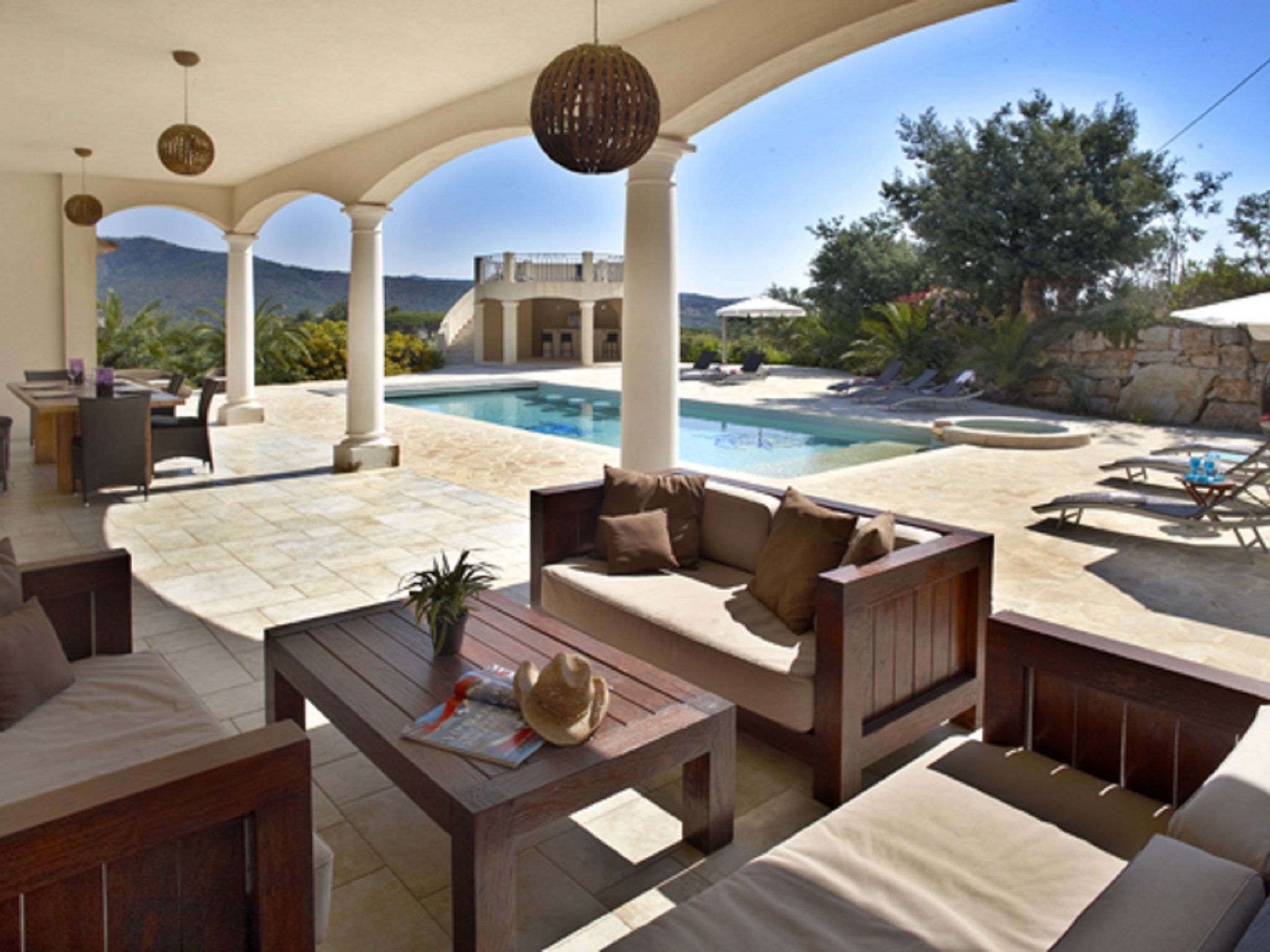 Biệt thự | Ban công