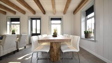 House | Dining