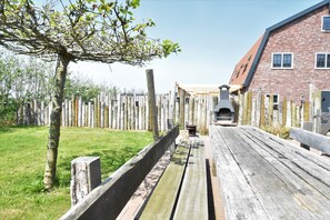 Garden - Family Home in Rural Location near Coast of Noord-holland Province (Callantsoog)