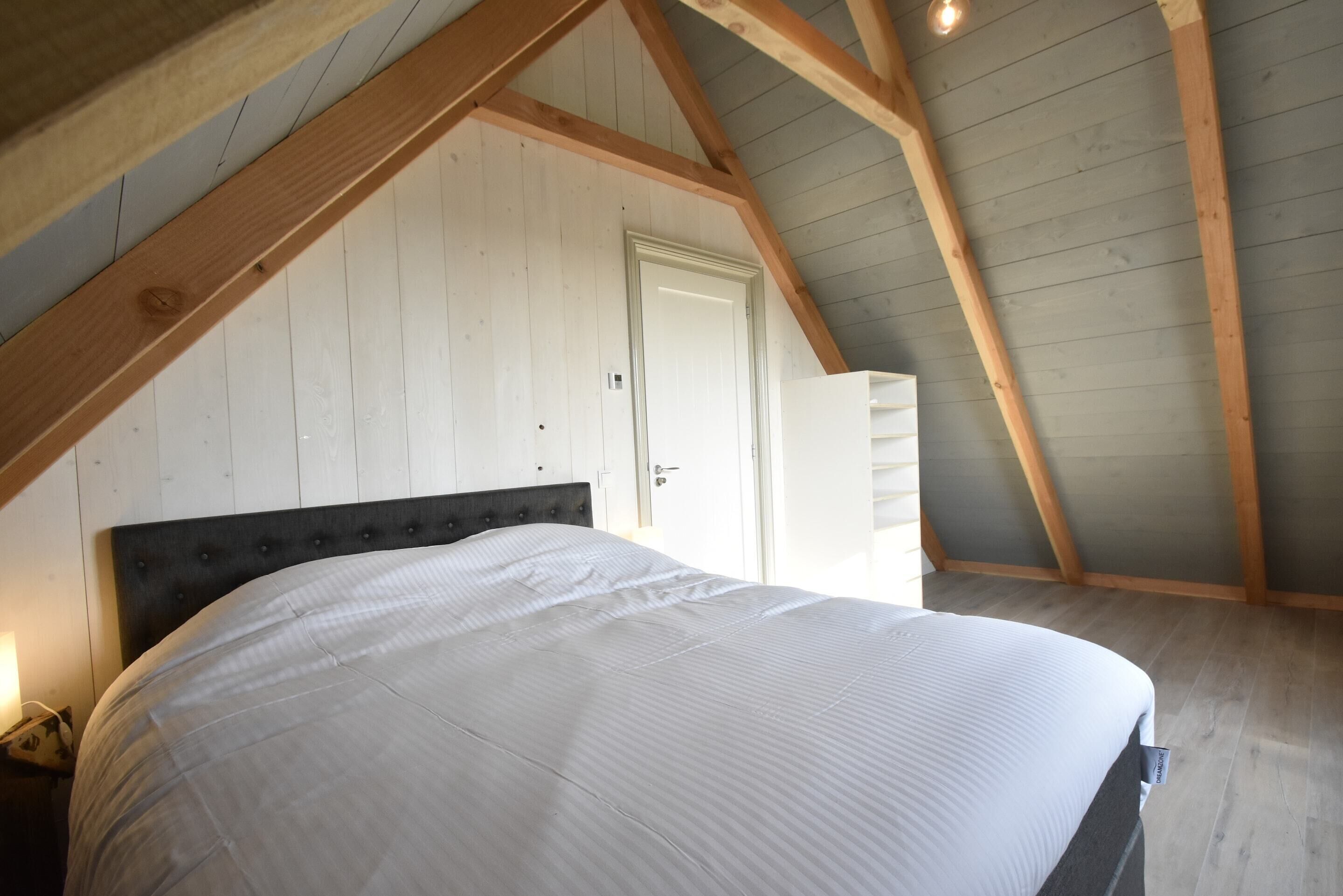 House | 4 bedrooms, individually furnished, bed sheets