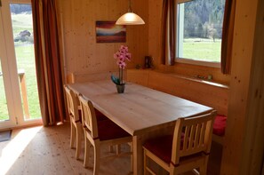 Chalet | Dining