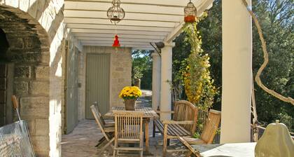 Villa in Crillon-le-brave Near Mont Ventoux