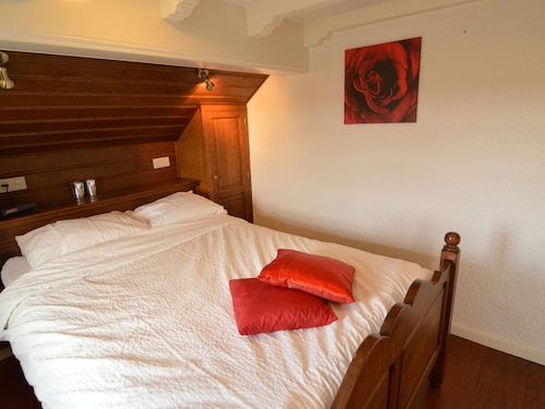 Detached Brabant Farmhouse with Sauna near de Peel Nature Reserve
