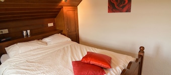 Detached Brabant Farmhouse with Sauna near de Peel Nature Reserve
