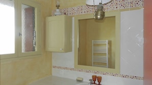 Villa | Bathroom
