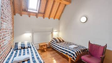 Apartment | 3 bedrooms, individually furnished, bed sheets