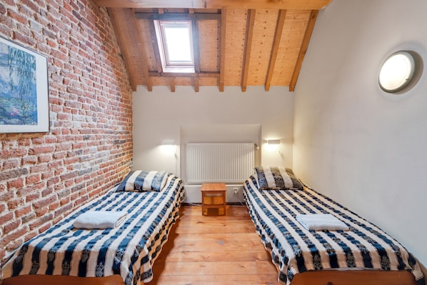 Appartement | 3 chambres, ameublement personnalisé, draps fournis