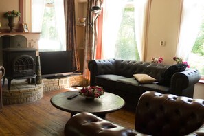 บ้านพัก | ห้องนั่งเล่น | เครื่องเล่นดีวีดี