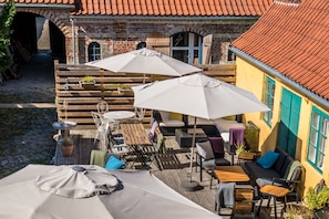 Terrace/patio - Ærø Guesthouse & Cafe (Aeroskobing)