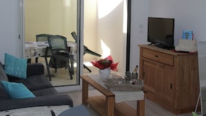 Living room - Cozy Holiday Home in Rochefort With Private Terrace (Rochefort)