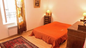 House | 2 bedrooms, individually furnished