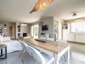 Dining - Luxury Villa in La Croix-valmer With Private Pool (La Croix-Valmer)