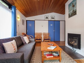 House | Living room - Bungalow in Nes on Ameland With Spacious Terrace (Nes)