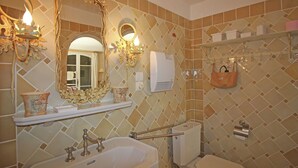 Unclassified image, 5 of 33, button - Beautiful Villa With Swimming Pool in Cavalaire-sur-mer (Cavalaire-sur-Mer)