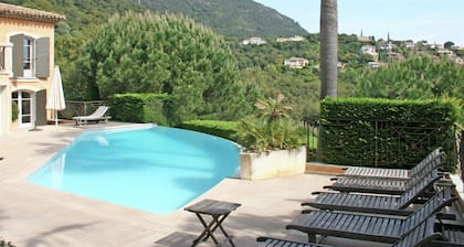 Beautiful Villa With Swimming Pool in Cavalaire-sur-mer