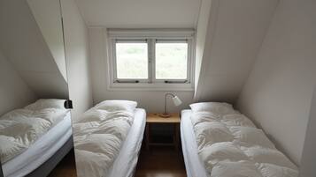 Villa | 3 bedrooms, individually furnished, iron/ironing board, bed sheets