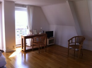 Biệt thự | 3 phòng ngủ, trang bị nội thất với thiết kế riêng biệt 