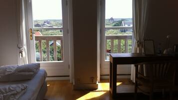 Villa | 3 bedrooms, individually furnished, iron/ironing board, bed sheets