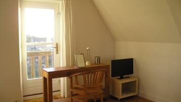 Villa | 3 bedrooms, individually furnished, iron/ironing board, bed sheets