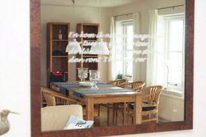 Villa | Dining - Villa in Midsland Near the Sea (Midsland)