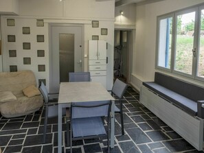 Dining - Cottage With River Views, Uzer (Uzer)