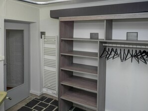 House | Bathroom - Cottage With River Views, Uzer (Uzer)