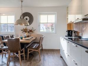 Apartment | Eigene Küche | Kühlschrank, Ofen, Geschirrspüler