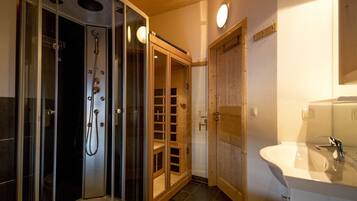 Chalet | Bathroom