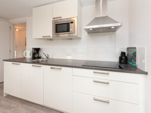 Apartment | Private kitchen - Quaint Apartment in Schoorl near Tennis Court (Schoorl)