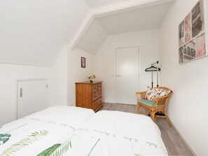 Apartment | 2 bedrooms, individually furnished, bed sheets - Quaint Apartment in Schoorl near Tennis Court (Schoorl)