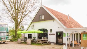 Reception - Garden-view Chalet With gas Fireplace in the Achterhoek (Ootmarsum)