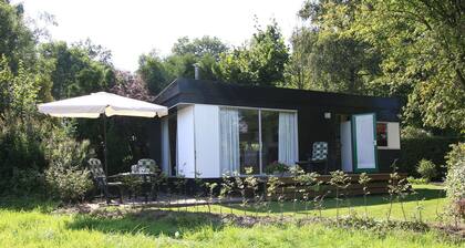 Garden-view Chalet With gas Fireplace in the Achterhoek