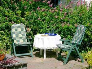 Chalet | Balcony - Garden-view Chalet With gas Fireplace in the Achterhoek (Ootmarsum)